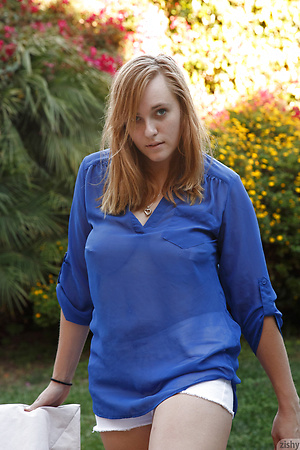 Chubby big boobed American ginger Deirdre Collins strips & takes a shower