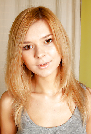 Paloma B erotic solo