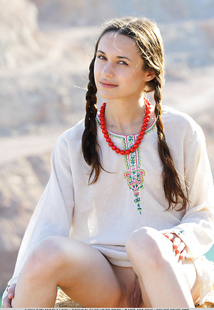 Ilona B: DORO by Angela Linin