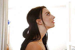 Round ass beauty Araya Acosta showing off her curves in lingerie