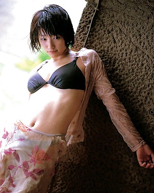 Asian cutie Kaori Manabe has her perfect petite body in a bikini