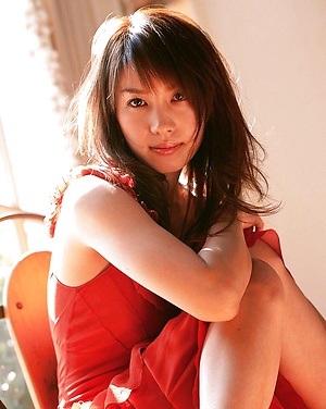 Incredibly sexy babe Junko Yaginuma in a skimpy bikini