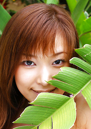 Yua Aida looks adorable in her jean shorts and bikini top