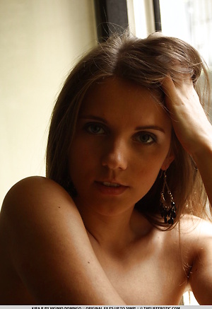 Kira R: "Habits" by Higinio Domingo