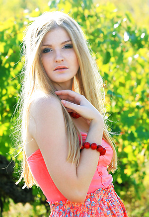 Tinaa: "Presenting Tinaa" by Aleska Tan